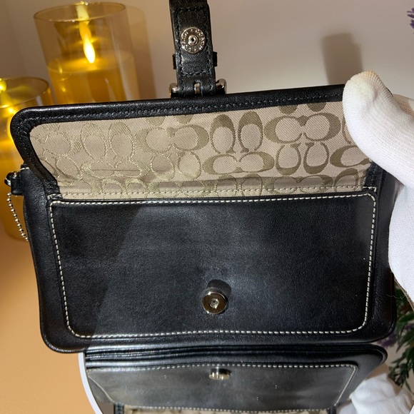Coach EUC Leather Wristlet - Picture 3 of 9